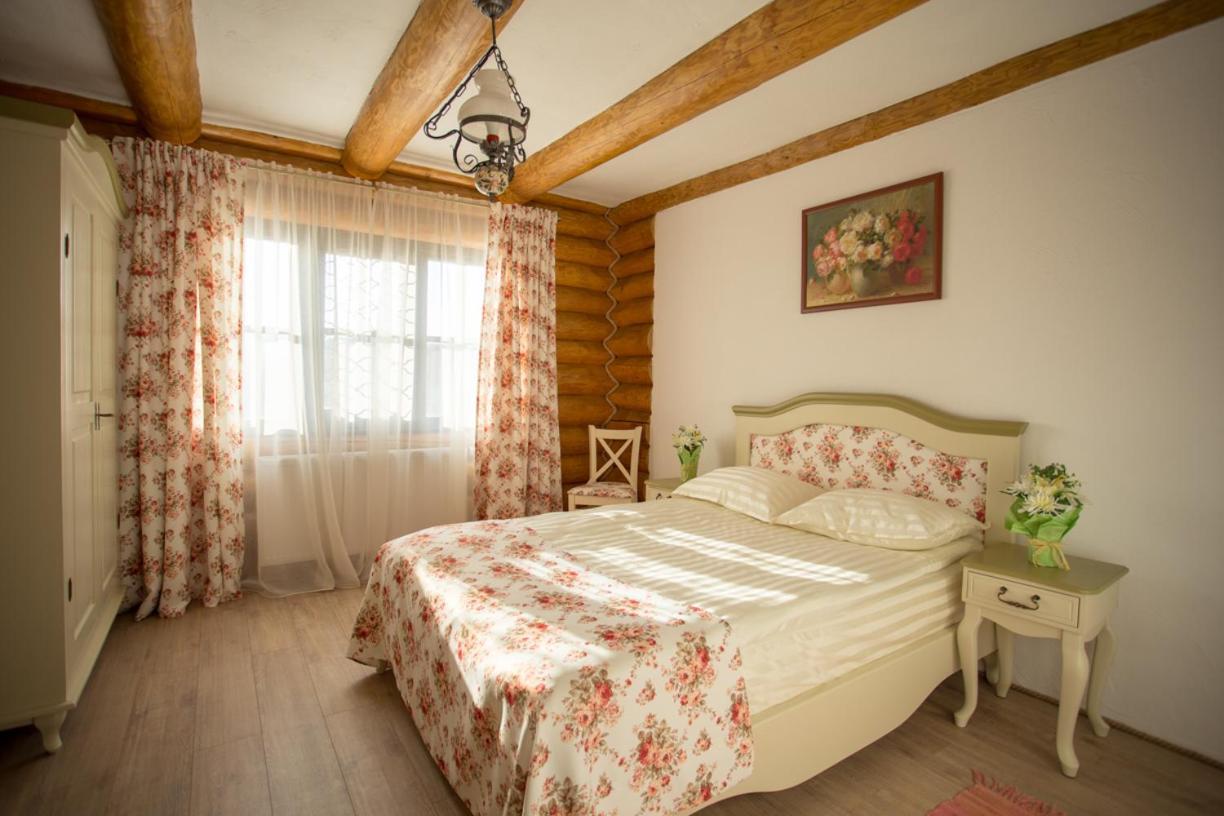 Conacul Maria Theresa Orlat Exterior photo